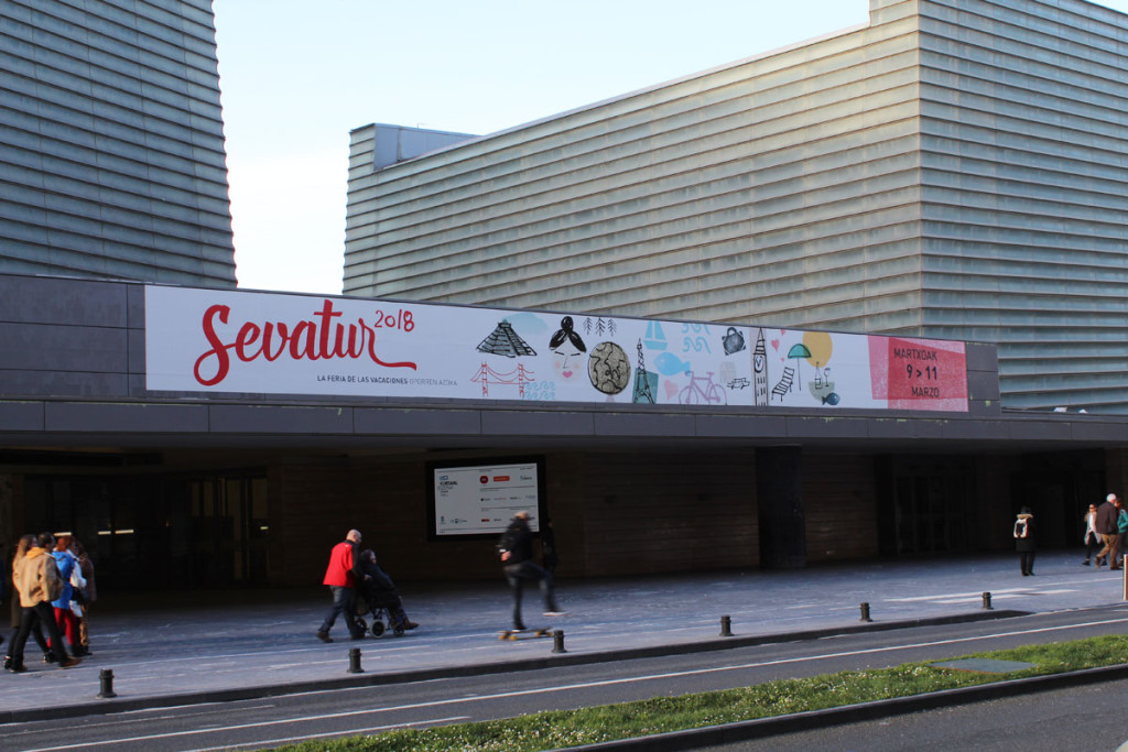 buscas hotel en donostia san sebastian o en tus vacaciones, visita la feria de sevatur 2018 en el palacio de congresos kursaal